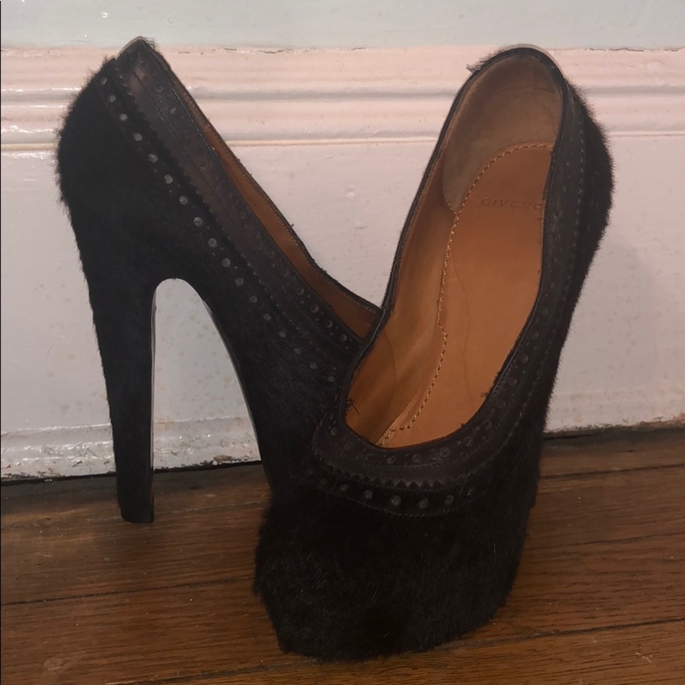 Givenchy 6 inch, Euro Size 35 Pumps